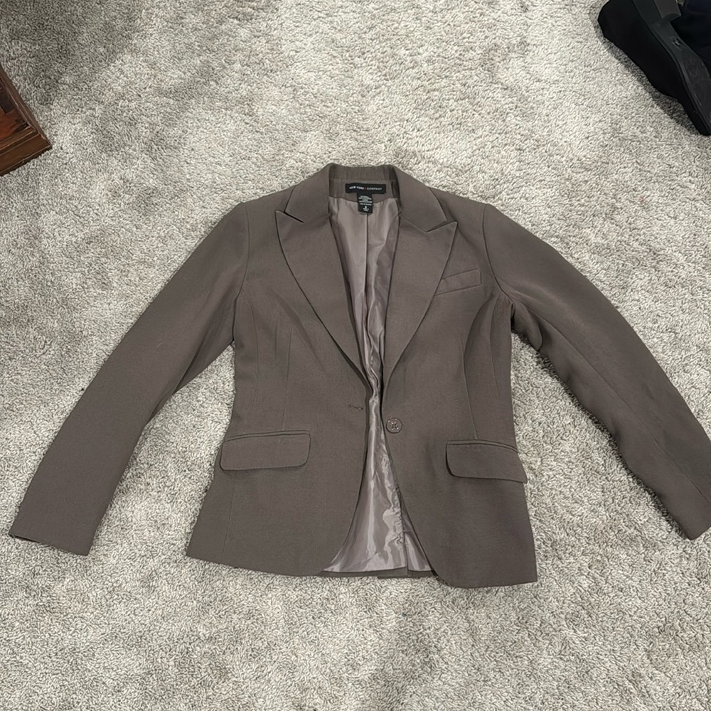 Grey/brown Blazer with shoulder pads